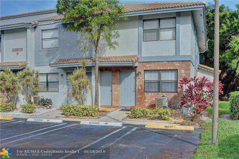 Coral Springs, FL 33071,9897 Riverside Dr  #12-8