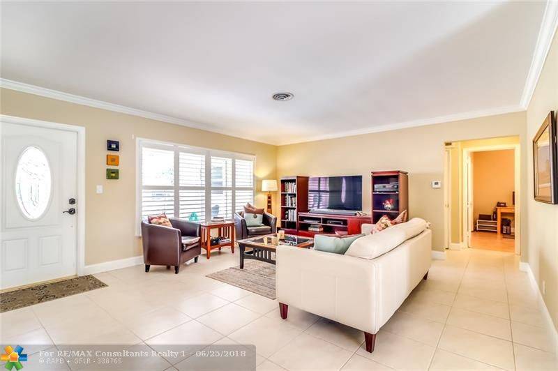 Pompano Beach, FL 33060,941 SE 10th Ct