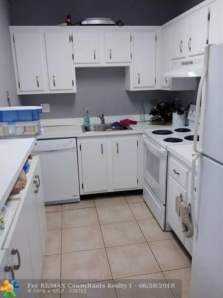 Lauderhill, FL 33319,4160 Inverrary Dr  #305