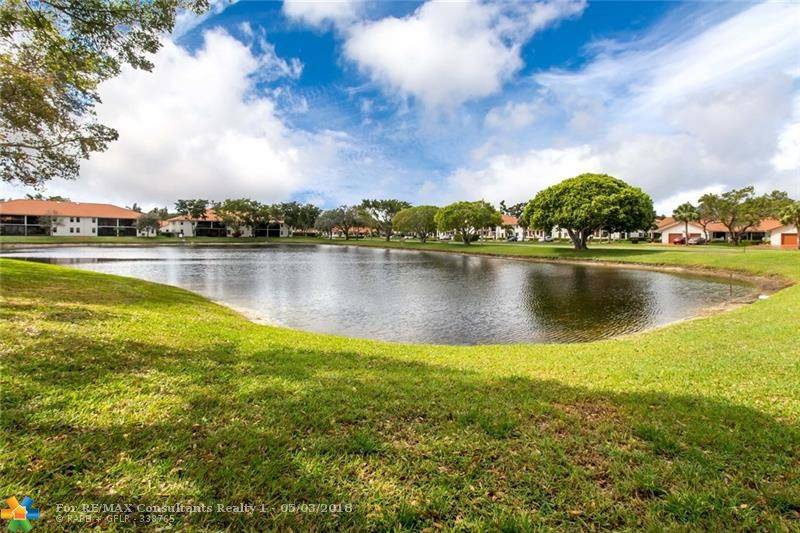 Boynton Beach, FL 33437,9705 Sills Dr  #204