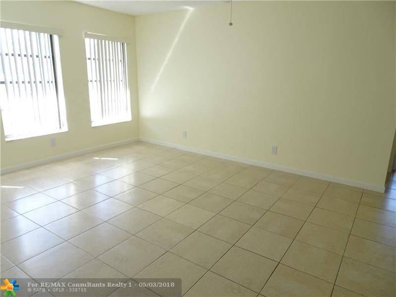 Coral Springs, FL 33065,3199 Coral Hills Dr  #3