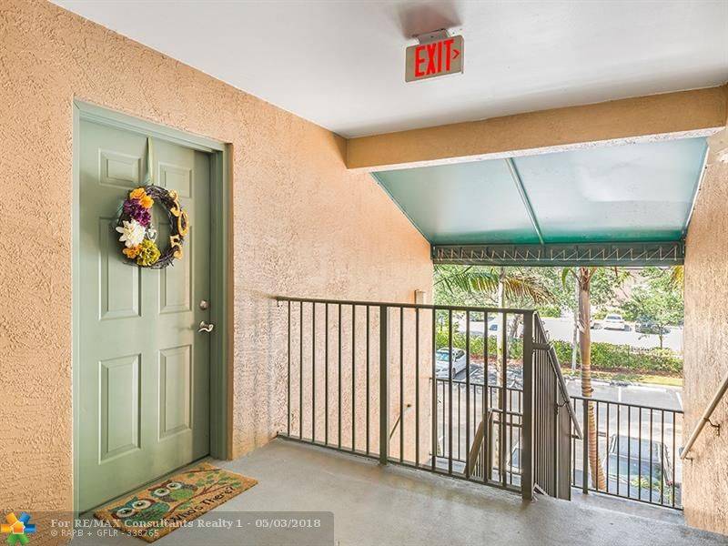 Coral Springs, FL 33073,4852 N State Road 7  #305