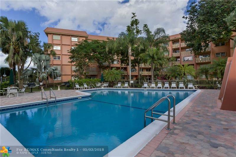 Fort Lauderdale, FL 33315,900 River Reach Dr  #210