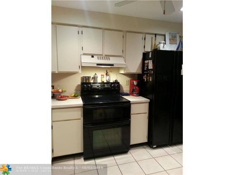 Oakland Park, FL 33309,3050 S OAKLAND FOREST DR  #2001