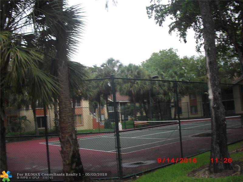 Coral Springs, FL 33071,998 Coral Club Dr  #998