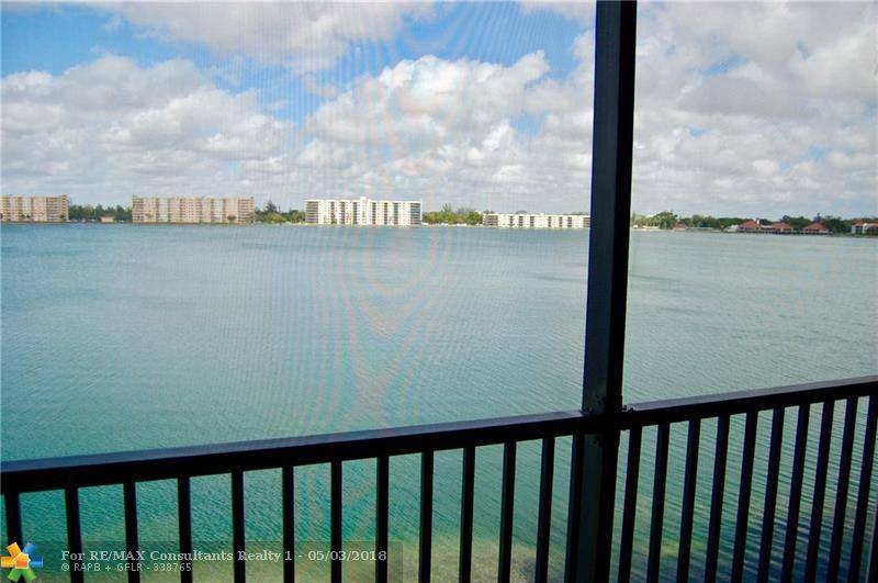 Oakland Park, FL 33309,115 Lake Emerald Dr  #308