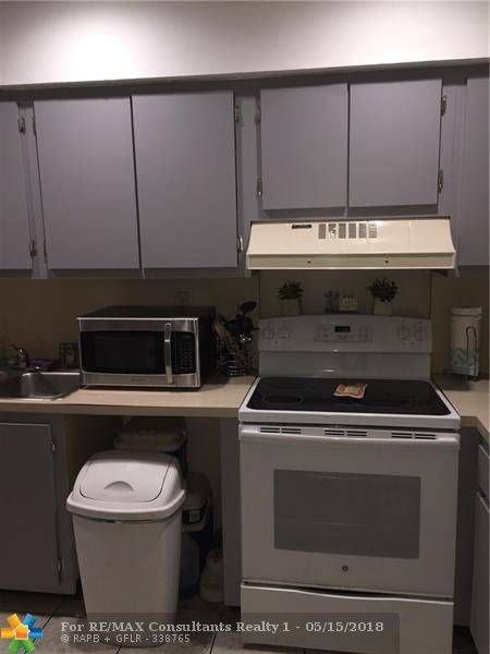 Coral Springs, FL 33065,4079 Coral Springs Dr  #4