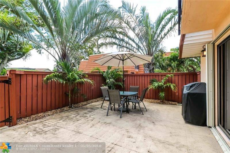 Deerfield Beach, FL 33442,2872 Waterford Dr  #2872