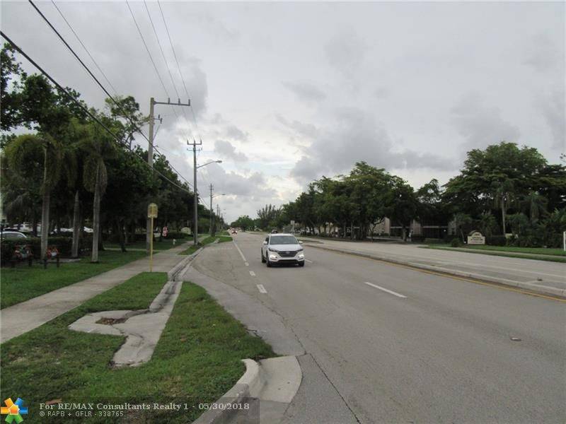 Coral Springs, FL 33065,2941 Riverside Dr  #305