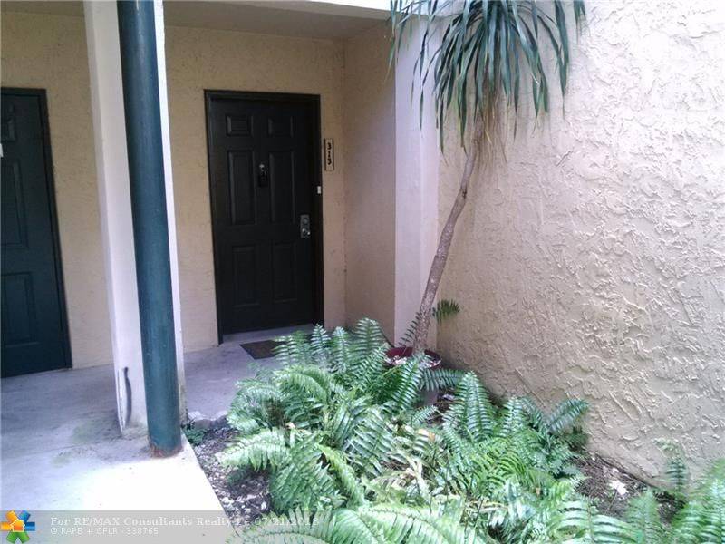 Coral Springs, FL 33071,927 Riverside Dr  #313