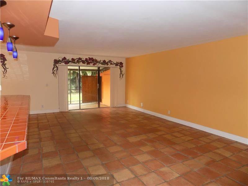 Plantation, FL 33324,956 Mockingbird Ln  #502