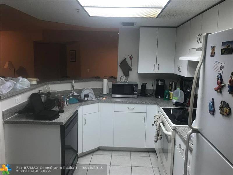 Coconut Creek, FL 33073,5065 Wiles Rd  #208