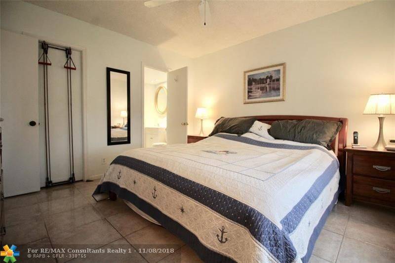 Fort Lauderdale, FL 33316,2900 Banyan  #402