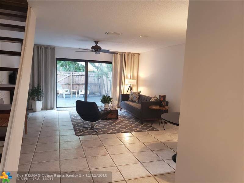 Oakland Park, FL 33309,3062 S Oakland Forest Dr  #204