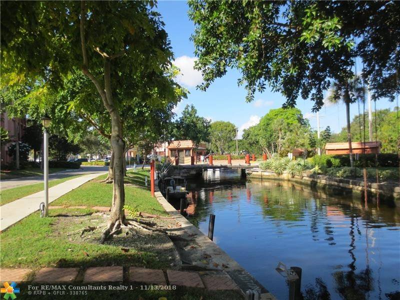 Fort Lauderdale, FL 33315,900 River Reach Dr  #406