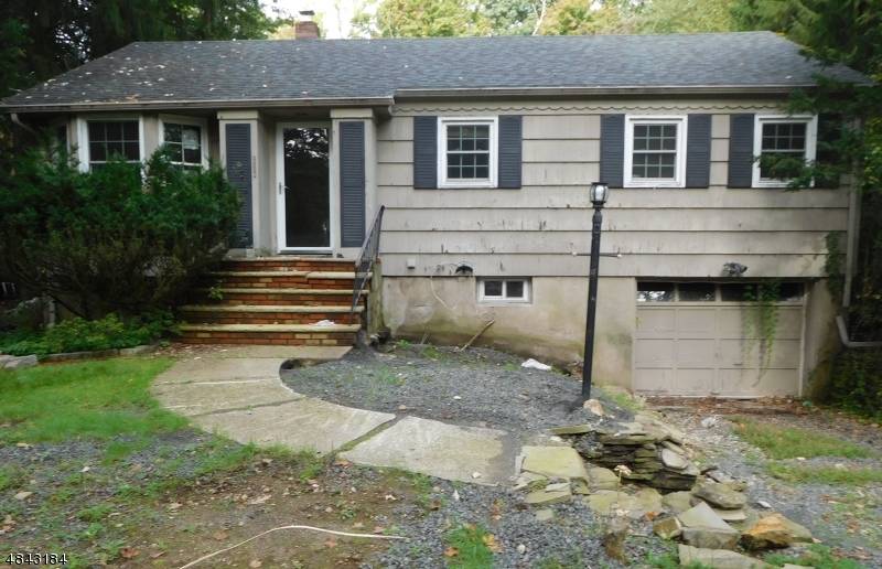 Franklin Lakes Boro, NJ 07417,963 CRYSTAL LAKE TER