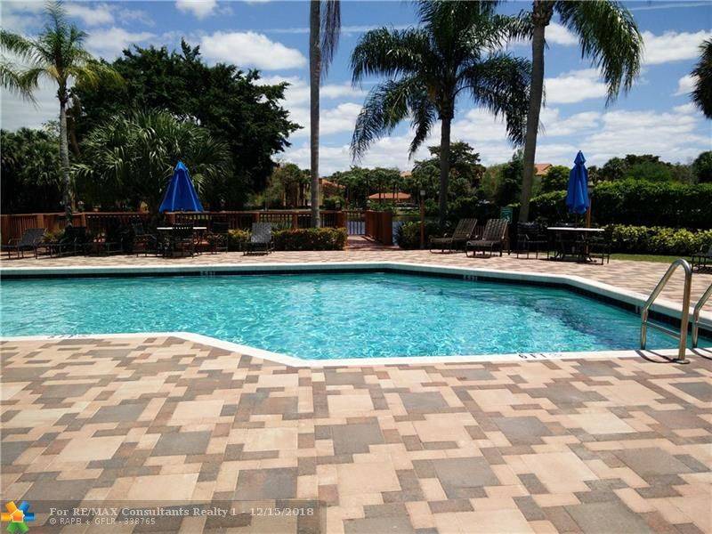 Plantation, FL 33324,10717 Cleary Blvd  #112