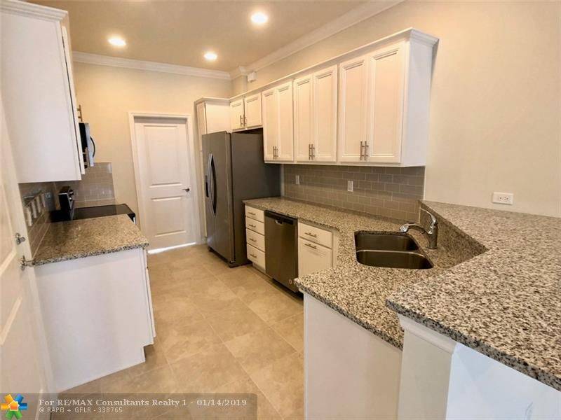 Hollywood, FL 33021,4103 Poinciana Ln  #4103