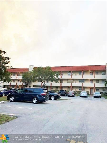 Sunrise, FL 33322,3071 E Sunrise Lakes Dr  #305