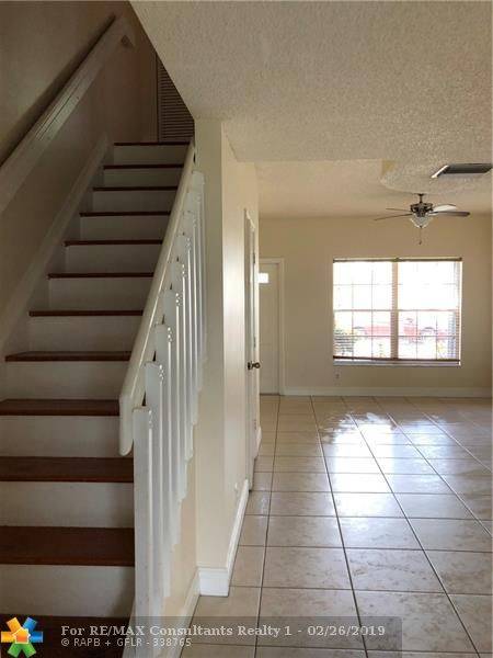 Weston, FL 33326,20 Key West Ct  #20