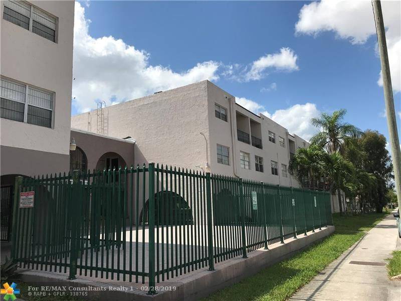 Hialeah, FL 33012,1350 W 53rd St  #22