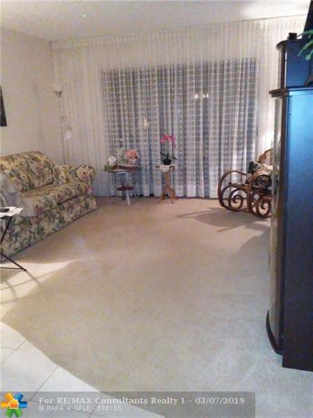 Margate, FL 33063,1055 Country Club Dr  #105