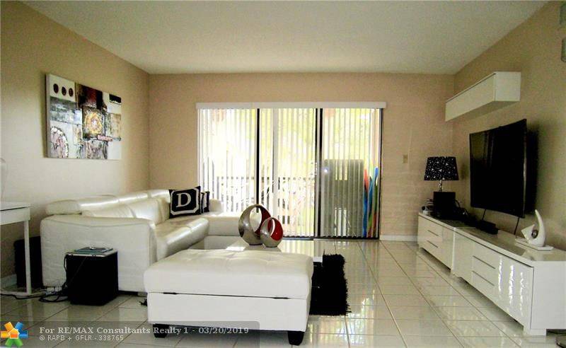 Weston, FL 33326,16252 LAUREL DR  #201