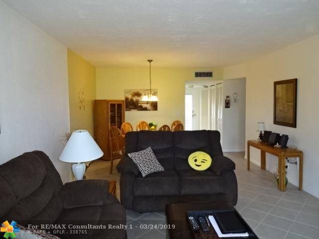 Lauderdale Lakes, FL 33311,2841 Somerset Dr  #400