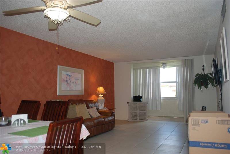 Lauderdale Lakes, FL 33311,2850 Somerset Dr  #414L