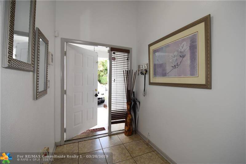 Hollywood, FL 33024,3323 NW 79th Way