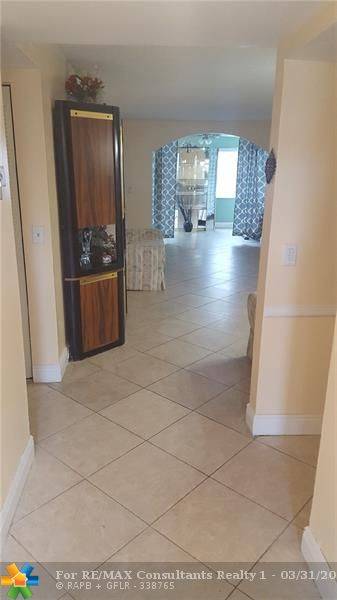 Sunrise, FL 33322,9541 Sunrise Lakes Blvd  #104