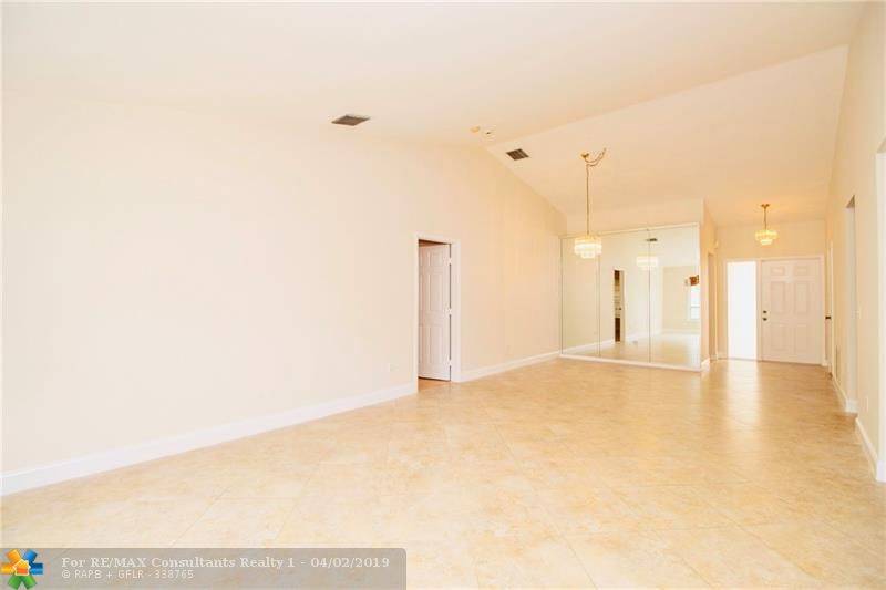 Boca Raton, FL 33498,10619 Plainview Cir