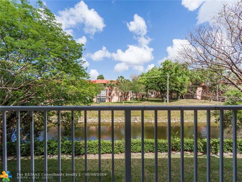 Coral Springs, FL 33065,2901 Riverside Dr  #202