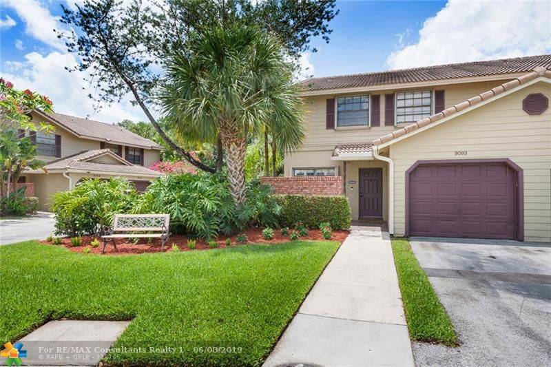 Plantation, FL 33324,9093 Vineyard Lake Drive  #946-01