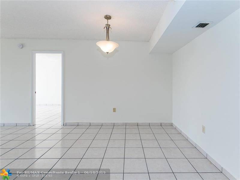 Pembroke Pines, FL 33026,900 Saint Charles Pl  #714