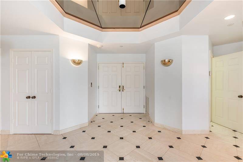 Aventura, FL 33160,3900 Island Boulevard  #B306