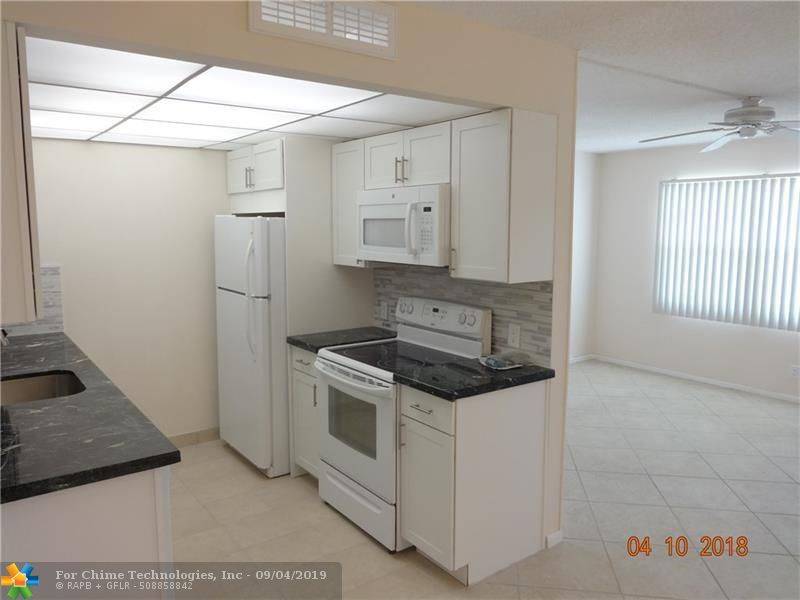 Coconut Creek, FL 33066,2903 Victoria Cir  #J2