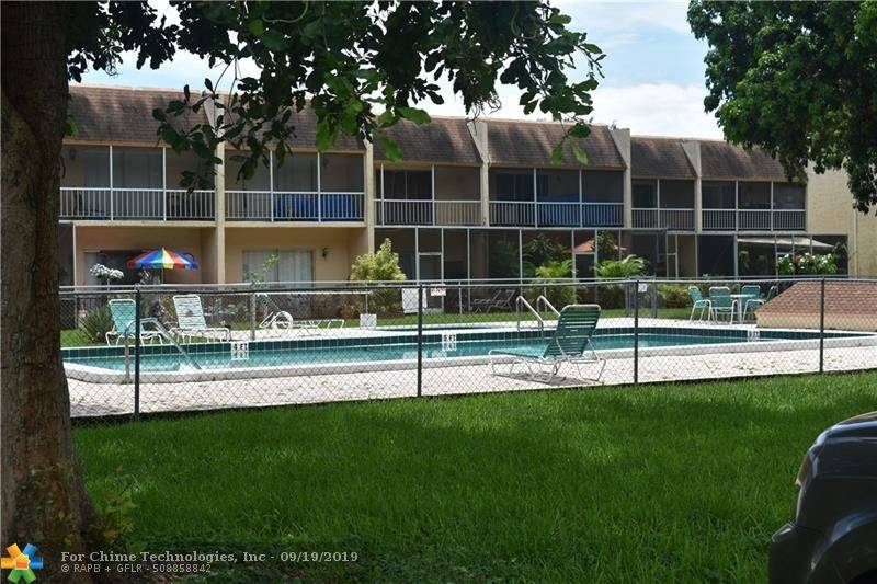 Plantation, FL 33324,561 N Pine Island Rd  #32