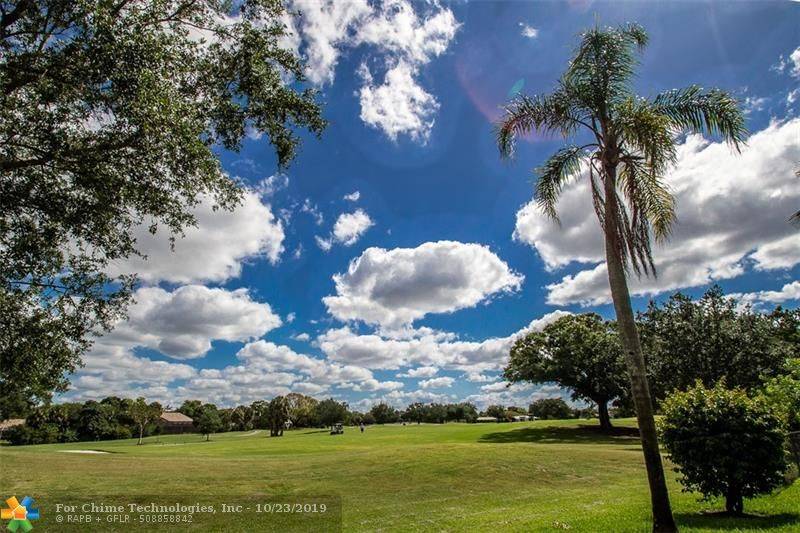 Plantation, FL 33324,9001 Jacaranda Ln  #105