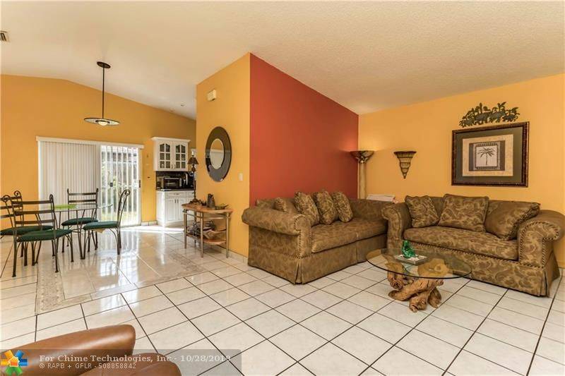 Hialeah Gardens, FL 33018,9312 NW 121st St  #113