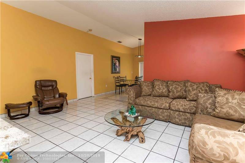 Hialeah Gardens, FL 33018,9312 NW 121st St  #113