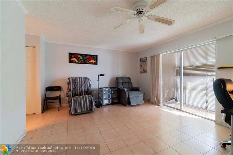 Pembroke Pines, FL 33025,350 S Hollybrook Ter  #105