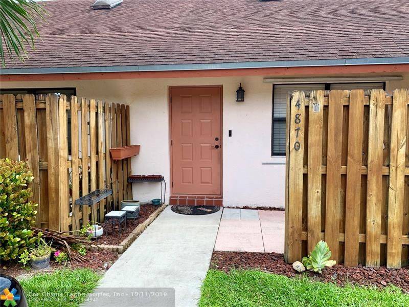 Davie, FL 33314,4870 SW 64th Way