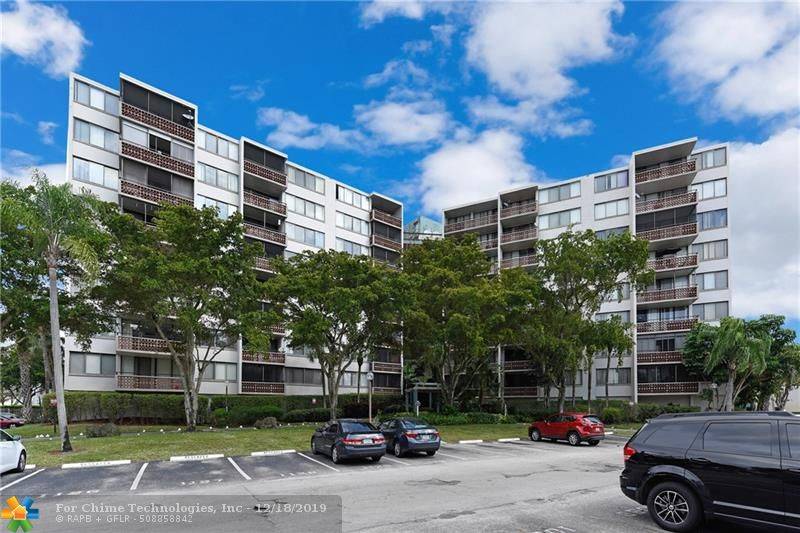 Lauderhill, FL 33319,4222 Inverrary Blvd  #4317