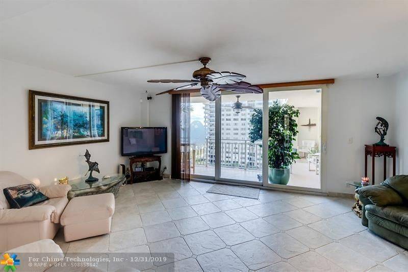 Lauderdale By The Sea, FL 33308,5200 N Ocean Blvd  #1009D