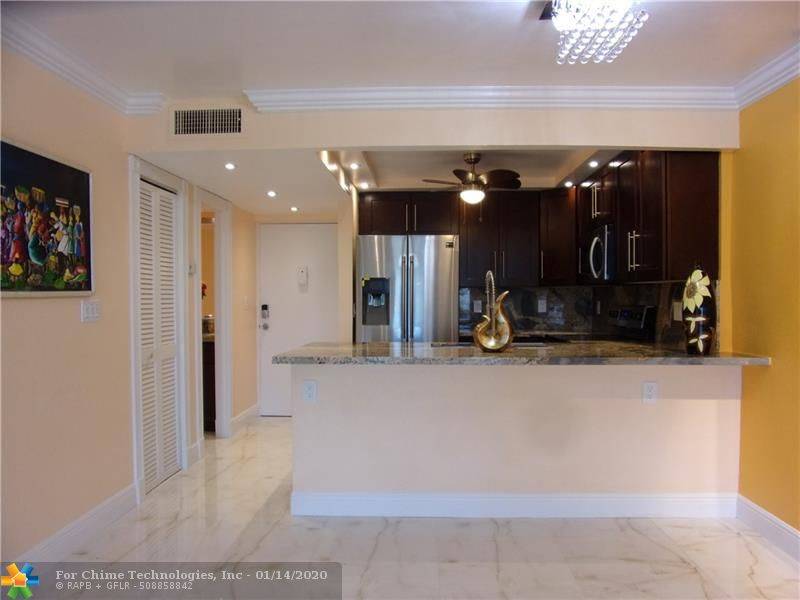 Wilton Manors, FL 33334,3002 NE 5th Ter  #204B