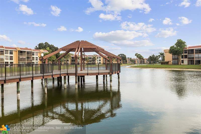 Margate, FL 33063,6336 Coral Lake Dr  #312