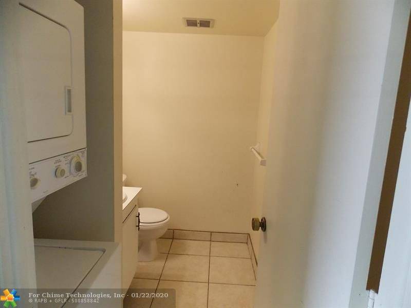 Lauderhill, FL 33319,4176 Inverrary Dr  #406