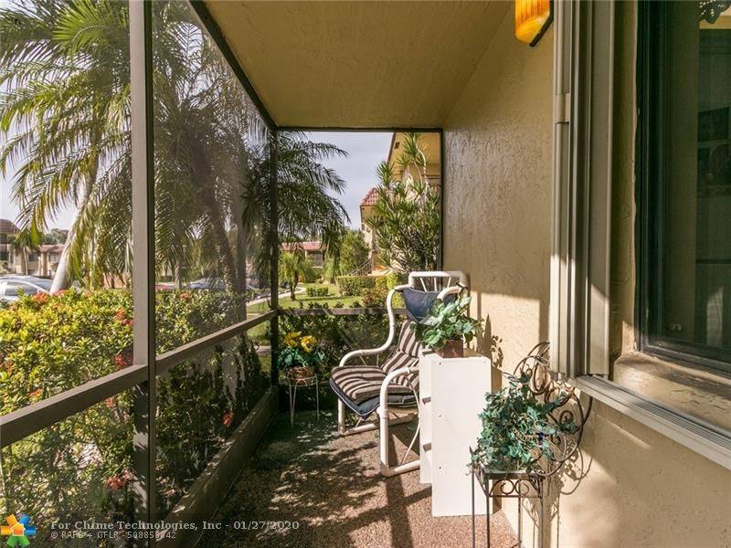 Weston, FL 33326,301 Lakeview Dr  #101