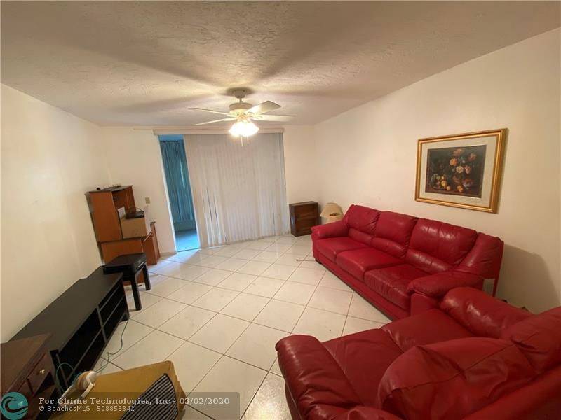 Lauderdale Lakes, FL 33311,2861 Somerset Dr  #216